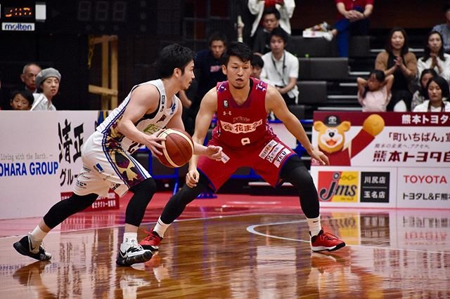 Hiro♡ʕ•ᴥ•ʔ♡ひろ on Instagram: “マッチアップ * #重なってはないけど #元山形同士 #22 #鳴海亮 選手 #越谷アルファーズ #ALPHAS #9 #佐藤正成 選手 #マサ #だいすきなひと #不屈のハードワーカー #まさナリまつり #Bleague #Bリーグ #B2リーグ #Division01…” (85449)