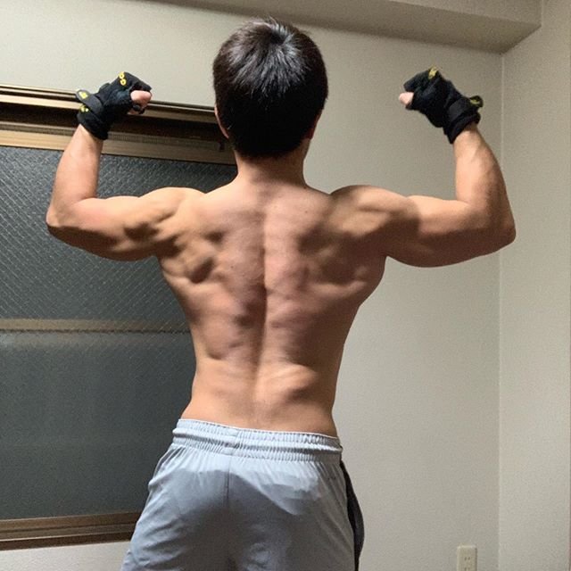 アッキー on Instagram: “こんばんは? 背中の日！ 今日は少し憂鬱気味でした? 反省しますorz…” (87363)
