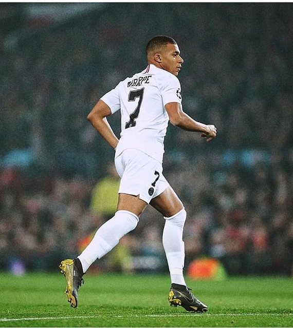 サッカーカメラ Photo Foot on Instagram: “#mbappe #mbappé #psg #teampsg #championsleague #ligue1 #football #cavani #neymar #kurzawa #classico #サッカー #パリ#パリサンジェルマン #ムバッペ #エムバペ #フランス代表…” (87486)