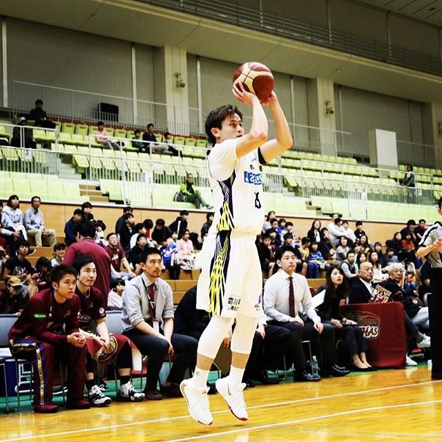 香川ファイブアローズ on Instagram: “??2019.10.26-27vs #越谷アルファーズ ?.10/26 ○76-7410/27 ○87-70.#Bリーグ#香川ファイブアローズ#走破#RUNFORBREAK#basketball#niceshot#香川 #高松#29安部” (88509)