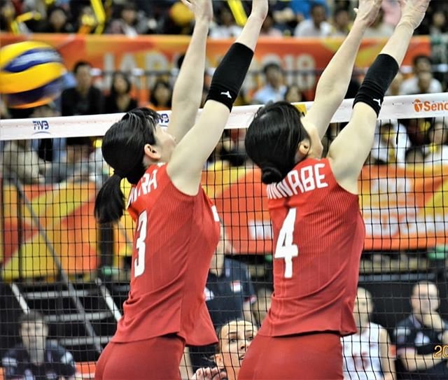山口良二 on Instagram: “#新鍋理沙#奥村麻衣 #全日本女子バレー代表選手#アウトサイドヒッター#ミドルブロッカー#火の鳥Nippon 変幻自在のミドルの攻撃とライトからの緩急をつけた攻撃は、相手を翻弄する❗❗❗❗” (93681)