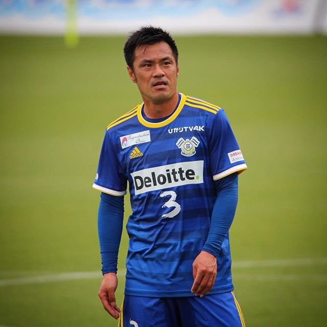 hide on Instagram: “_ ホント完敗の一言。 試合も運営も。 試合は一言で言えば「いなされた」。あと守り固いわ。 そして運営はJFLのレベルを超えてる。 試合後今治のサポさんと話したのですが、ここまで来るのに色々とあったようで。 ホント色々と感じた遠征でした。  しかし駒野上手いなあ……” (96926)