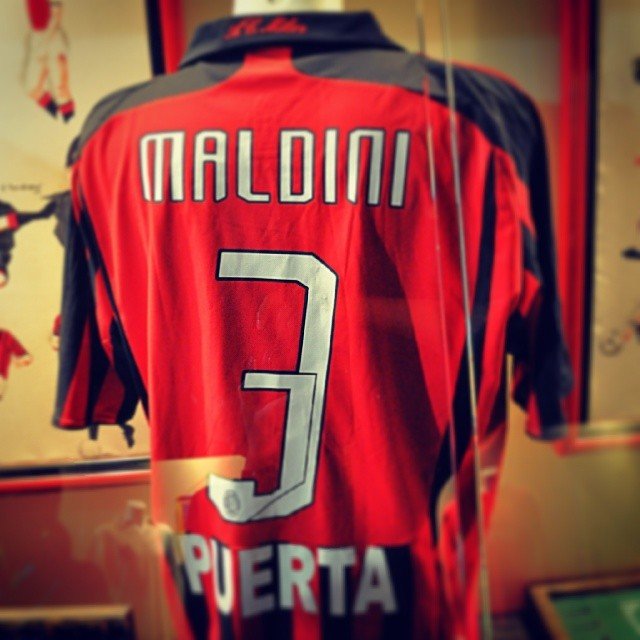Japan  Nikon 　大輔 on Instagram: “#サッカー #セリエa #マルディーニ #ミラン #acミラン #maldini #milan #acmilan” (96928)