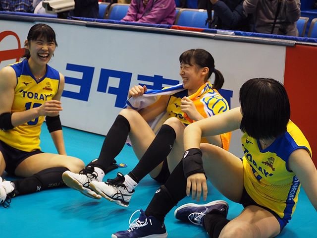 ???真佑ちゃん大好き熱い応援団??? on Instagram: “Smile！！！???俺もこの中に入りたいなぁ〜笑笑#東レアローズ女子 #石川真佑 #黒後愛” (97458)
