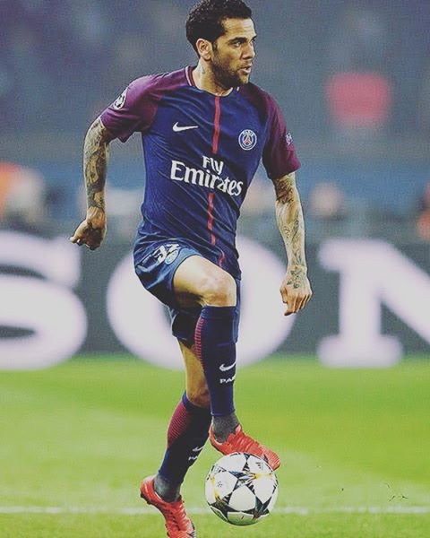 しょうた@21 on Instagram: “ダニエウ・アウヴェスhappy birthday??㊗️36歳#サッカー#ブラジル代表#パリ・サンジェルマン#PSG#ダニエウ・アウヴェス#DF#MF” (100174)
