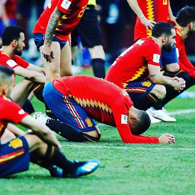 chicaco on Instagram: “スペイン??敗退は悲しすぎる?何があるかわからない⚽️W杯日本??もあるか❓❗️今宵は眠れないね#スペイン代表” (100397)