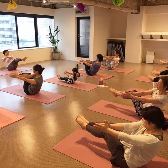 ＆YOGA on Instagram: “⁑ ⁑ #ピラティス がなぜ良いのか？ がとてもわかりやすく書かれています^ ^  体を動かし#正月疲れ を解消しようとされている方は ぜひ「ピラティス」から始めてみませんか？ ⁑…” (100769)