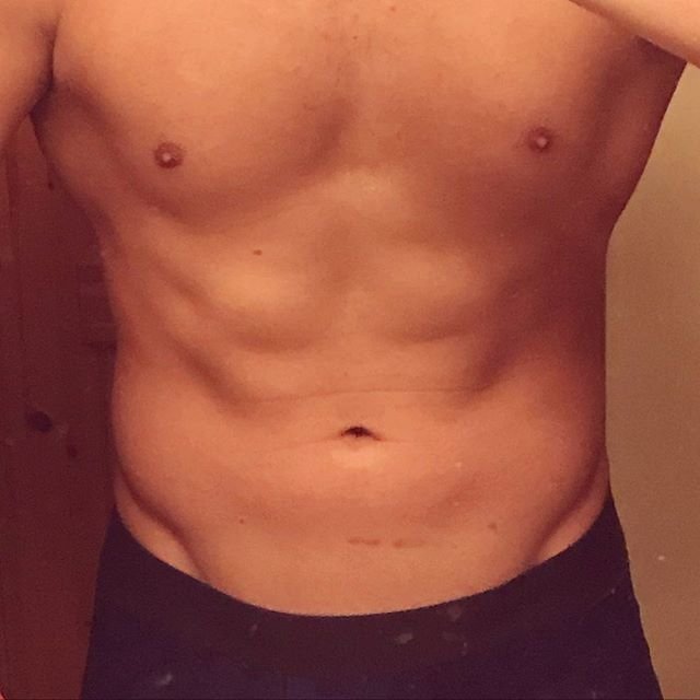 Kazuki on Instagram: “お腹の日（中） 【お腹】 #HIIT 8分 #アブローラー （膝コロ） 12回×2セット #ドラゴンフラッグ 11回×2セット #レッグロール 20回×2セット #belly #home #workout #training #bodymake #お腹 #家トレ #筋トレ…” (100770)