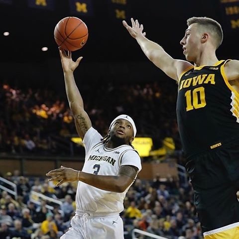 @college_sportzz on Instagram: “Best. Point guard. In. The. Country #babyhook” (101179)