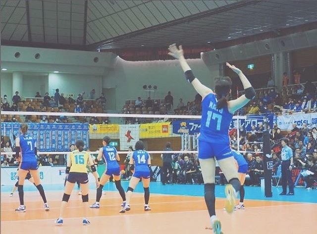 あ on Instagram: “*.*.2019.12.30*.*.まゆちゃん✨*.#石川真佑 選手#東レアローズ#17#サーブ#Volleyball#Vリーグはバレーだよ” (101628)