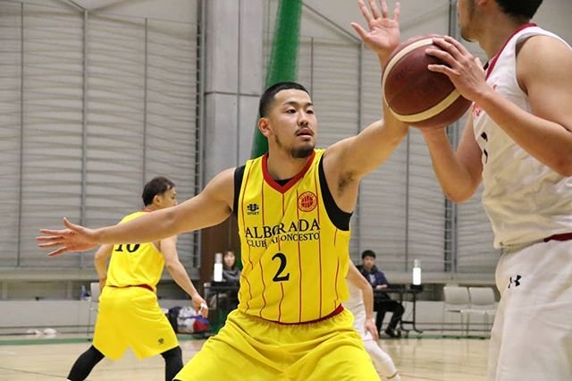 Tomoka M on Instagram: “12月22日 武蔵野サブ#地域リーグ #ALBORADA #大友隆太郎 選手#ディフェンス#片手を出すスタイル #このフォーム好きだなぁ” (101782)