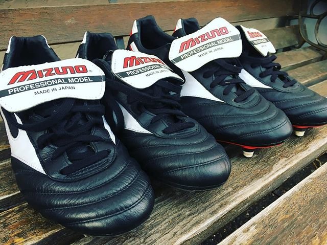 宮内大輔 on Instagram: “MIZUNO MORELIA2 #モレリア2 #mizuno #mizunofootball  #MORELIA #RUNBIRD #madeinjapan  #サッカー #soccer #football #スパイク #固定式スパイク #取り替え式スパイク  #spike…” (101853)
