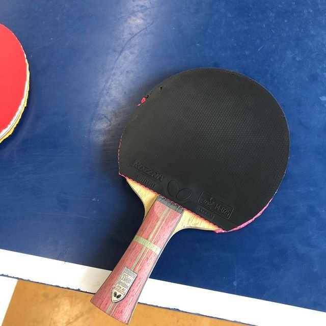 ただ卓球が好きな人 on Instagram: “今日は中古ですが、アポロニアzlcを 購入しました?  打った感じzlc‼︎って感じでした。 個人的にzlcは硬いので苦手なのですが ブレードが薄いので木との一体感があってとても打ちやすかったです。  ちなみにラバーは両面ロゼナです。 ロゼナと合いますね！…” (104339)