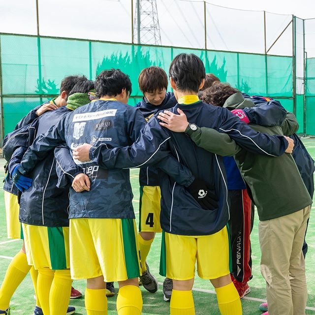 Fumihito Miyamoto 1️⃣1️⃣ on Instagram: “良い写真‼️ プロは違う✌️ Photo by 谷口早希(ビジュアルアーツ専門学校) #円陣 #フットサル円陣 #ウォーミングアップ前 #人工芝フットサルコート #山城勤労者福祉会館 #ビジュアルアーツ専門学校 #産学連携契約 #京都フットサルリーグ #社会人リーグ…” (107052)