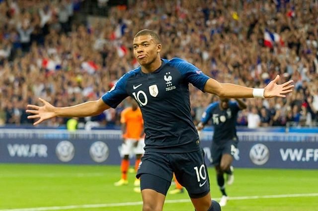 【公式】サイドバックコーチ@じん on Instagram: “【Kylian Sanmi Mbappé Lottin】﻿ ﻿ キリアン・サンミ・ムバッペ・ロタン﻿ → @k.mbappe ﻿ パリ・サンジェルマンFC﻿ ﻿ フランス代表﻿ 17歳でプロ初ゴール﻿ ﻿ 2年連続FIFA/FIFPro﻿ ワールドイレブン選出﻿ ﻿…” (107926)