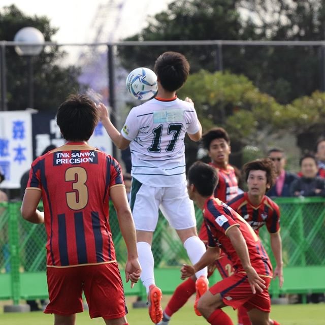 Canon17.soccer on Instagram: “全社茨城シリーズ最後 キレイなジャンプ胸トラップ  #全社茨城 #全国社会人サッカー選手権大会 #全国大会 #胸トラップ #ジャンプ #サッカーシリーズ #札幌蹴球団 #ジョイフル本田つくばfc  #soccer #サッカー撮影 #カメラマン #マネージャー #スポーツモード…” (108149)