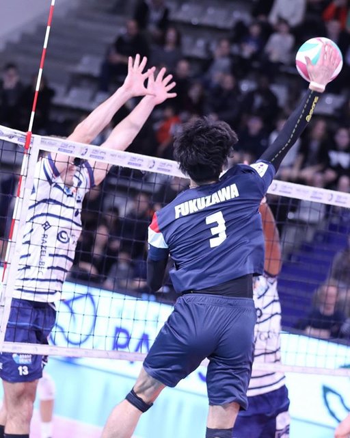 のぞみ on Instagram: “☪︎.° ─────────── Parisvolley»20200201 ─────────── 色んなところで出会えたご夫婦と 帰りの飛行機も一緒みたいだから お会い出来たら嬉しいな(*ˊᵕˋ*) . #バレーボール #volleyball #福澤達哉…” (108548)