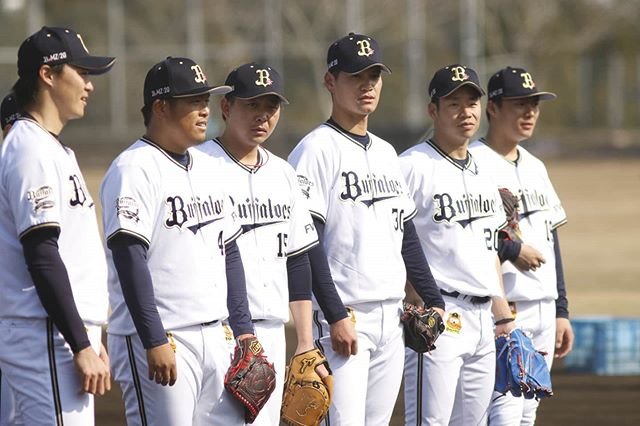???? ◡̈*✧ on Instagram: “投内連係中のひとこま☝️ #Bs2020 #オリックスバファローズ #BINNOVATION #ビーイノベーション #超革新系 #buffaloes #20200204 #山本由伸 選手 #近藤大亮 選手 #K-鈴木 選手 #荒西祐大 選手 #澤田圭佑 選手 #山﨑福也 選手…” (108617)