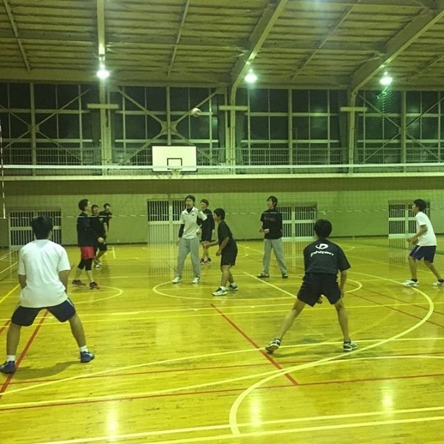 浜松バレーボールクラブ　浜松ベアーズ on Instagram: “ベアーズの母体となった中3クラスは今年ありません。  でもベアーズの活動があるので、練習したい！高校のネットやボールに慣れたい！という選手も練習生として参加ができます！！…” (109563)