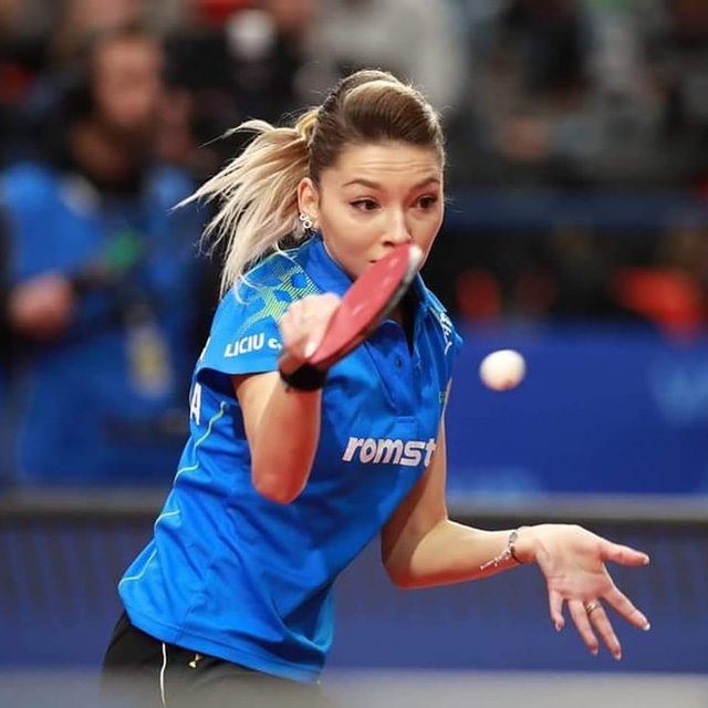 Federatia Romana Tenis de Masa on Instagram: “??Szocs Bernadette Cynthia joacă azi pentru locul in sferturile probei de simplu feminin la Openul de la Hong Kong!?? Optimi: Bernadette…” (111013)