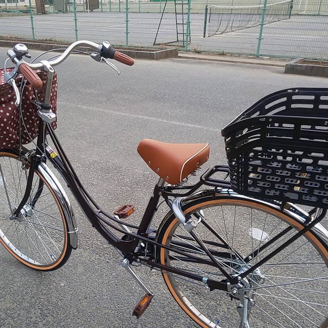 @_.1st_mi.mai_ on Instagram: “ついに買いました（笑）★、、、自転車を。  自分のための新車は嬉しいからピカピカなうちに記念写真です。  #備忘録  先代車は次女が入園する前に購入したものだったので、ずっと幼児椅子をつけたまま、いよいよ若作りアイテム（笑）？も、もう限界××。 今度もやっぱり、ザ…” (111375)