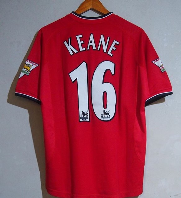 Roy Keane on Instagram: “Beautiful Jersey ?❤️ • • • • • • • • • #football #soccer #footy #433 #mufc #manchesterunited #manchester #legend #coach #tb #tbt #ireland…” (111572)