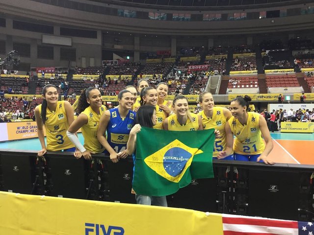 Jun Hayasaka on Instagram: “アメリカ代表に勝利して歓喜するブラジル代表 #グラチャンバレー2017 #ブラジル代表” (112444)