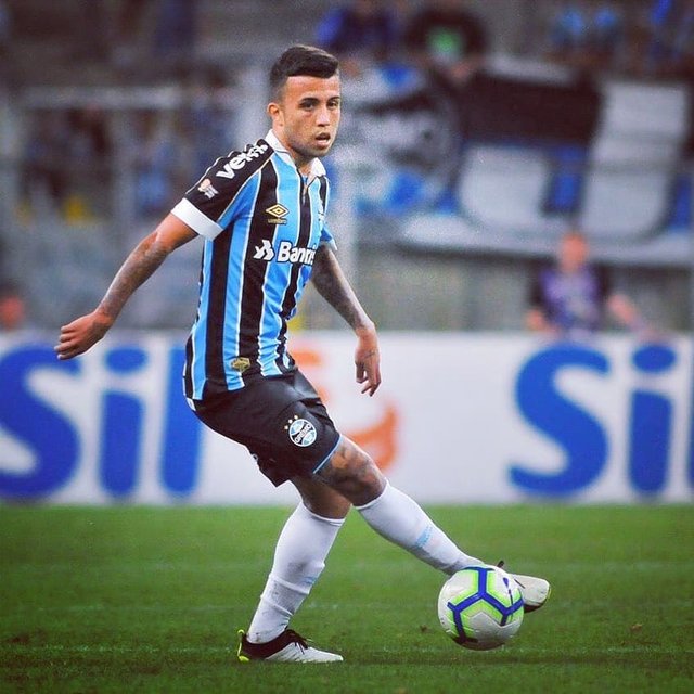 @futebol_ta_ok on Instagram: “América 0-2 Grêmio  @matheushenriquee97 aumenta a vantagem do @gremio diante do América na Colômbia!!!! . . . . Tags:#messi #haaland…” (113717)
