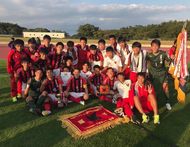 FCコラソン on Instagram: “【OB情報】 ＦＣコラソン・インファンチル淵野辺 2019.11.4 第98回全国高校サッカー選手権宮崎県大会において日章学園高校が3連覇。 大会を通して無失点での優勝を飾りました。  決勝: 日章学園高校3-0 宮崎日本大学高校…” (113798)