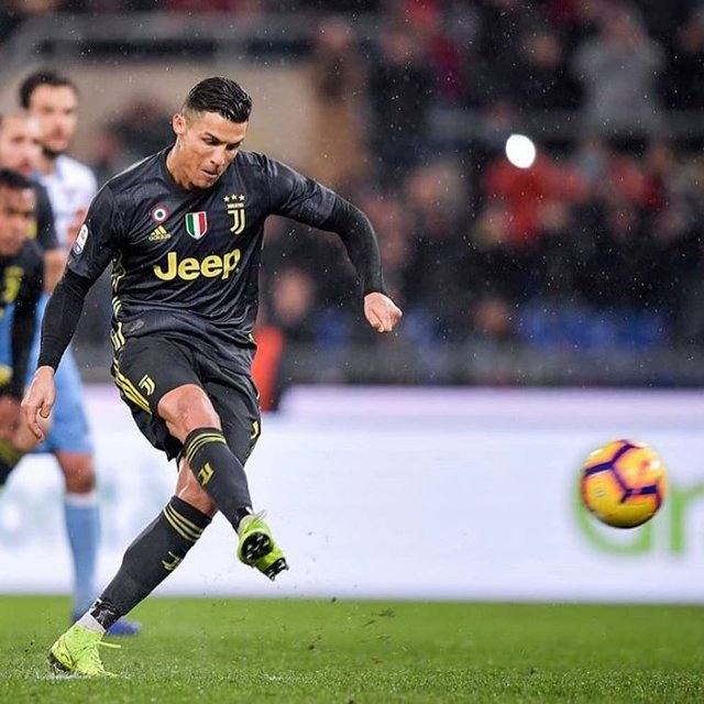 クリスティアーノ・ロナウド→CR7??? on Instagram: “ユベントス対ラツィオ2-1！カンセロとロナウドのPKで勝利??#cristianoronaldo #cristiano #cr7 #juventus” (114014)