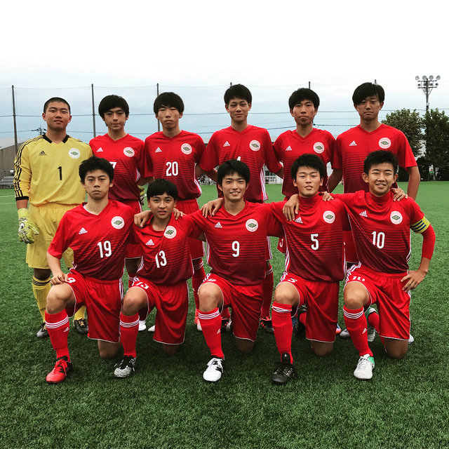中島 悠(プロサッカーコーチ)?????✨ on Instagram: “全国高校サッカー選手権富山大会、GKコーチをやらせてもらっている富山中部は昨日の2回戦を8-1で勝利、迎えた本日荒天の中行われた3回戦、後半残り10分まで0-2でビハインドでしたが、そこから立て続けに3GOALしアディショナルタイムに逆転、3-2での劇的勝利でした?…” (114130)