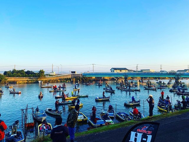 atsushi motohashi on Instagram: “11月17日のH1新利根戦！マスターズは、もう10日後だよっ！#bassfishing #h1gpx #新利根川” (115603)