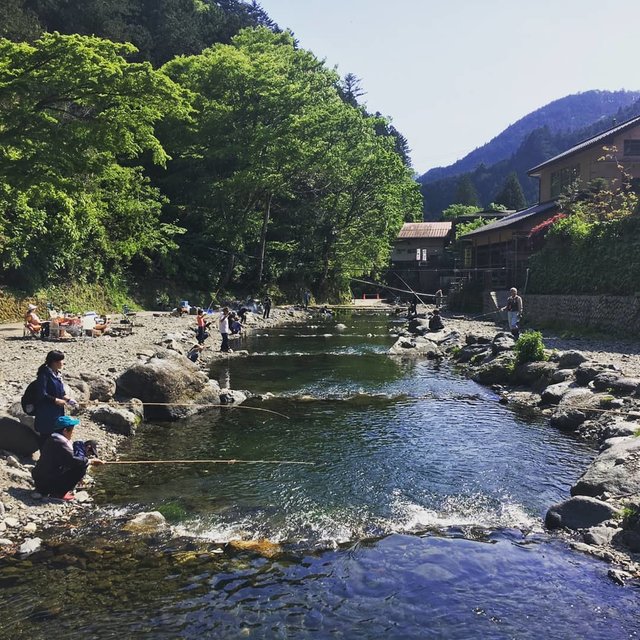 Yuko  Kogure on Instagram: “.油断して日焼け止め塗り忘れた….#奥多摩#大丹波川国際虹ます釣り場 #13時の放流で魚ゲット#放流前は全然釣れない#睡眠不足過ぎる#ニジマスは実家にも寄付” (117615)