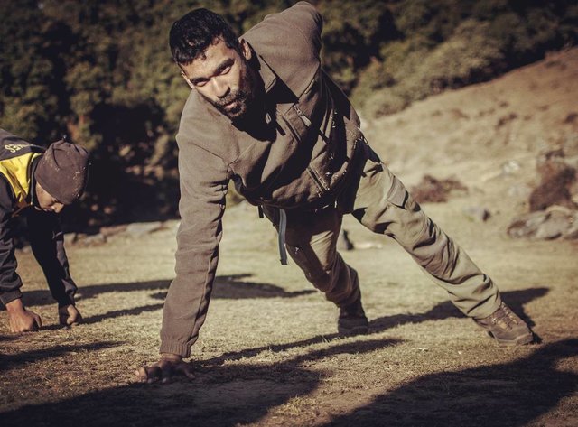 Yash Choudhari on Instagram: “And now finally I can get few #onehandpushups  #hardtoget #challenge #onmountain” (117665)