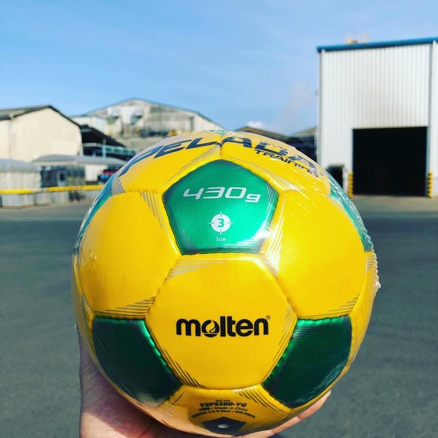 たっつ on Instagram: “コレでパス、シュート、ドリブル、ボールキープが上手くなるといいね?#3号球 #5号球の重さ#ボールコーディネーショントレーニングを始めます#青山選手もやってるらしいよ#FCCLAP” (119019)