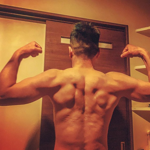 Mitsuyoshi Hirata on Instagram: “広背筋???? 筋トレ初心者 40頑張っぺ?‍♂️ 目標? バーピージャンプ50回 懸垂 50回 腕立て70回 達成したら、筋肉番付、応募すっぺよ?? 、 、 、 #筋トレ#筋肉男子 #トレーニング #フィットネス #フィジカル #フィジーク #エニタイム #ダイエット…” (119860)