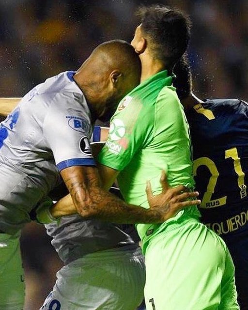 @lapizarradt on Instagram: “Por qué Dedé no fue expulsado antes? ? . En el partido entre Atlético Tucumán y Gremio, Gervasio Núñez cometió una irresponsabilidad y se…” (120381)