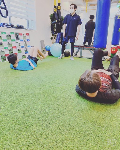 瀬戸市 元国体トレーナーがいる青空整骨院 on Instagram: “3月下旬よりバロー品野駐車場から 248沿いに出る一旦停止する場所に 本通、248を通る方にわかりやすいよう 大きな看板がつきました?  よって、 お問い合わせが増え嬉しい限りです。 ありがとうございます。  #岩屋堂公園ライトアップ…” (120618)