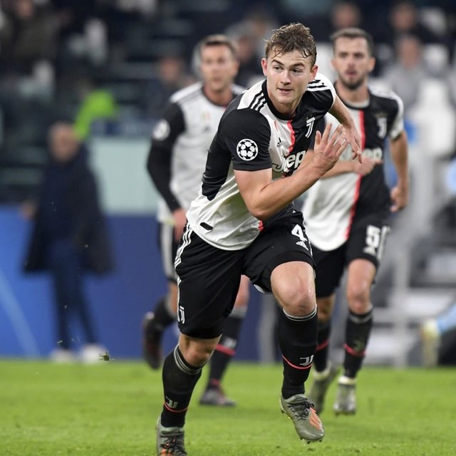 Juventus Football Club on Instagram: “De Ligt in DEFENSIVE duties = ⛔#ForzaJuve” (121609)