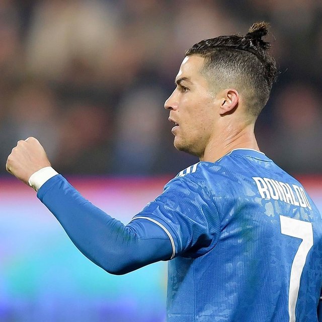 Juventus Football Club’s Instagram photo: “ALWAYS ON ?#SPALJuve #Cristiano #Ronaldo #CR7Juve #FinoAllaFine” (121615)
