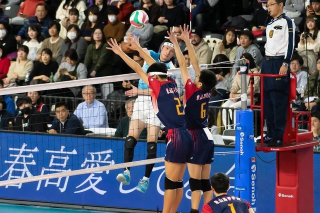 Yuki Ohira on Instagram: “第72回全日本バレーボール高等学校選手権大会 男子準決勝第1試合 東山 vs 松本国際  #春の高校バレー #春高バレー #春高 #柳田歩輝 選手 #川村樹生 選手 #楠本岳 選手 #東山 #松本国際 #バレーボール #Volleyball #love #instagood…” (121668)