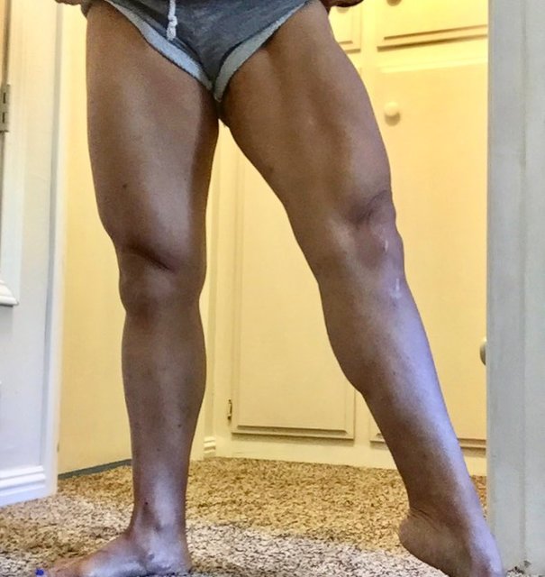 hiKaRi on Instagram: “Small progress is still a progress #legs #smallgains #quads #legs #flexing #nofilter #fitmom #workout #muscle #progress #momwithmuscles…” (123402)