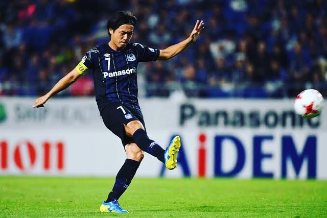 soccer.love on Instagram: “1番好きな選手?早く試合見に行きたいな?最近のことと言えば右顔面神経麻痺になって運動できんくて運動不足すぎてやばい（笑）治ったら大好きなサッカーしまくる⚽️?#サッカー#遠藤保仁#顔面神経麻痺#サッカー大好き” (124000)