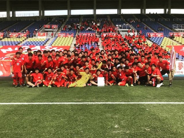 株式会社トリプルクラウン’s Instagram photo: “【福岡県高校サッカー大会決勝⚽️ 東福岡高校優勝?️】 ⚽️ ⚽️ 6月3日(日)にレベルファイブスタジアムで「平成30年度福岡県高校サッカー大会決勝」が行われました❗️ ⚽️ ⚽️ 東福岡高校サッカー部が三重県で行われるインターハイ出場を7年連続で決めました❗️ ⚽️ ⚽️…” (124166)