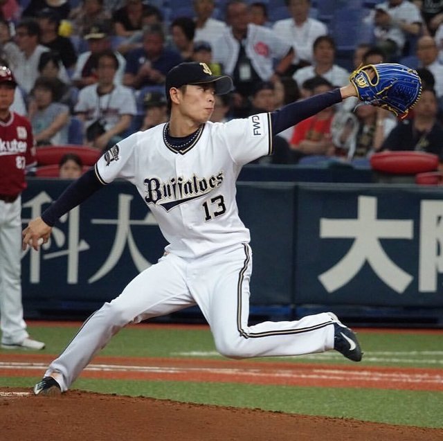 Bファンのゆーき on Instagram: “山岡投手の足を上げる所、好きなんです。。いろんなユニフォームや別々の角度で見てても楽しい。#過去pic #オリックスバファローズ#山岡泰輔 #野球好きな人と繋がりたい” (124920)