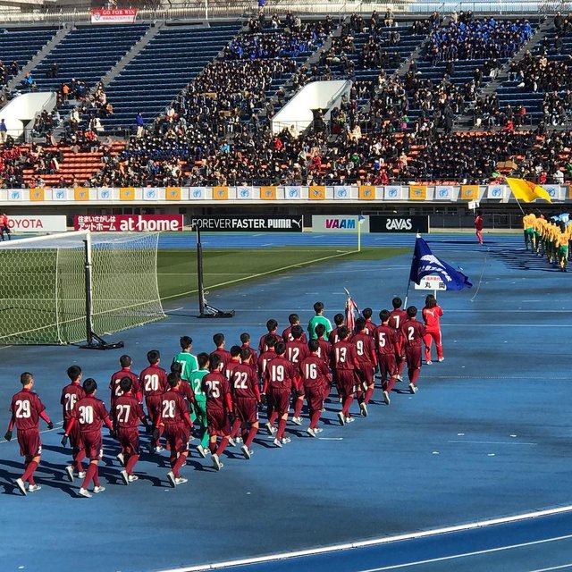 Kazushi Matsushita on Instagram: “遅くなりましたが、新年あけましておめでとうございます！ 2018年はたくさんの方にお世話になりました、2019年もどうぞよろしくお願いします。? 年末年始は選手権の応援に行ってきました⚽️ 弟の大真は、4人兄弟の末っ子で松下家にとっても最後の高校選手権でした。…” (124966)
