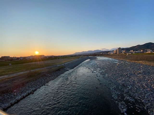 ruri’s Instagram post: “綺麗でしょ？ #渡良瀬川 #川 #今日の渡良瀬川#夕焼け #夕焼け空 #夕方の空” (125118)
