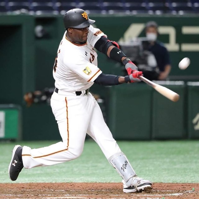 読売ジャイアンツ on Instagram: “#オープン戦 #東京ヤクルトスワローズ 戦⚾️#モタ 選手#岡本和真 選手#坂本勇人 選手#菅野智之 投手#小林誠司 選手#中島宏之 選手#巨人#giants#ジャイアンツ#読売ジャイアンツ#和と動#野球#プロ野球 #東京#tokyo” (125595)