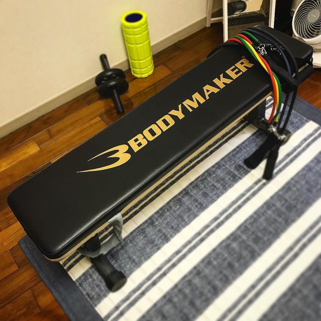 Soma.M on Instagram: “. . マイハウスにベンチ台がきた！ ある方から譲ってもらった?? . . 次はアジャスタブルダンベルを セットでいただけるから ちゃんとした家トレができる? . . 夢のホームジムに少しだけ近づいた笑  じゅうたんをやめて ストレッチマット敷こうかな? .…” (126021)