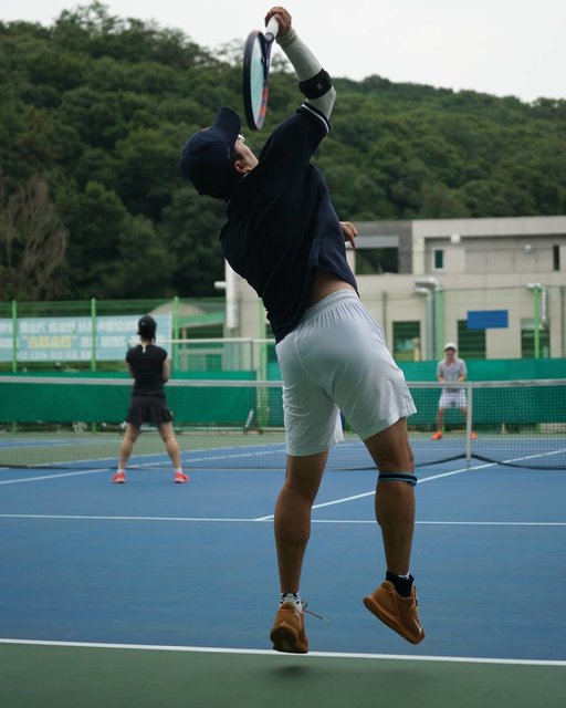 KkongTtennis 꽁테 ???⚾️??????️ on Instagram: “#공서브 #tennisservice #serve#빤스 색깔 보일라무슨 색인지 맞추면 #상품증정하려고 했는데 뭔가 심의에 걸릴까봐 #철컹철컹 ㆍ#TenniSeoul” (126188)